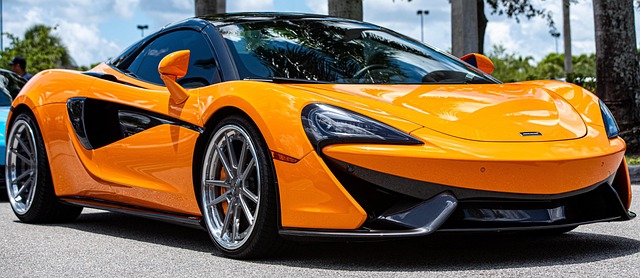 moderní automobil