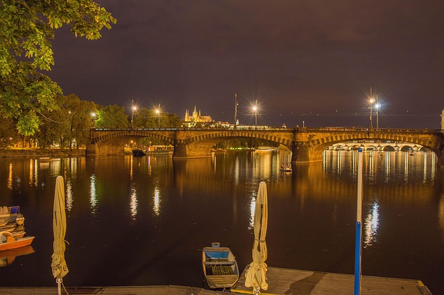 noční Praha